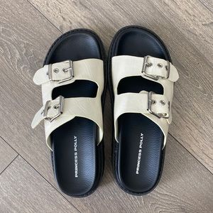 COPY - Sandal Platforms Princess Polly Size 6